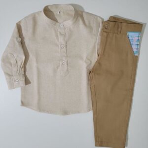Look Rústico Chique: Camisa Infantil Gola Padre em Linho e Calça de Sarja
