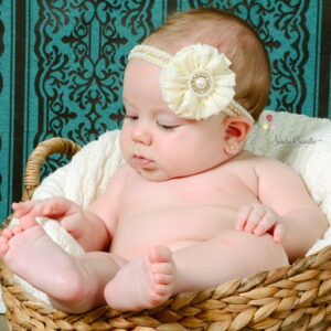 Faixa Tiara de Cabelo Baby Bordada com Pérolas e Strass